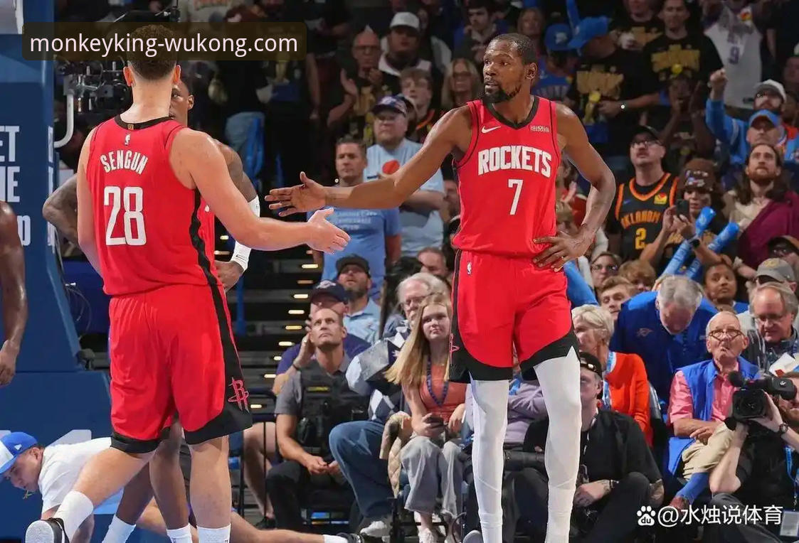 如何像资深球迷一样，通过一场比赛看懂火箭队的连胜势头？